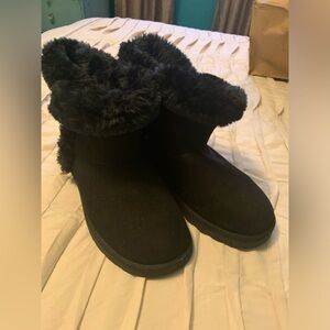 Makalu Yadra fuzzy boots black size 7.5